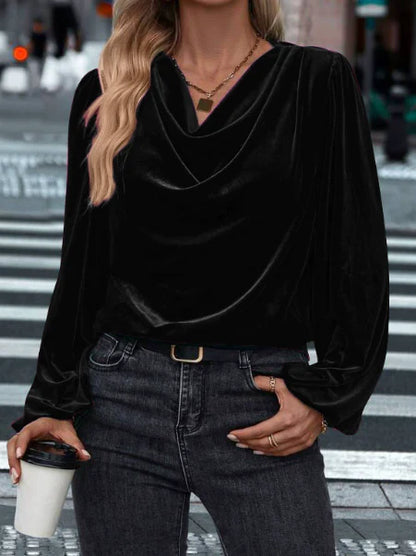 Ilyana – Aksamitna bluzka z długim rękawem i drapowanym kołnierzem
